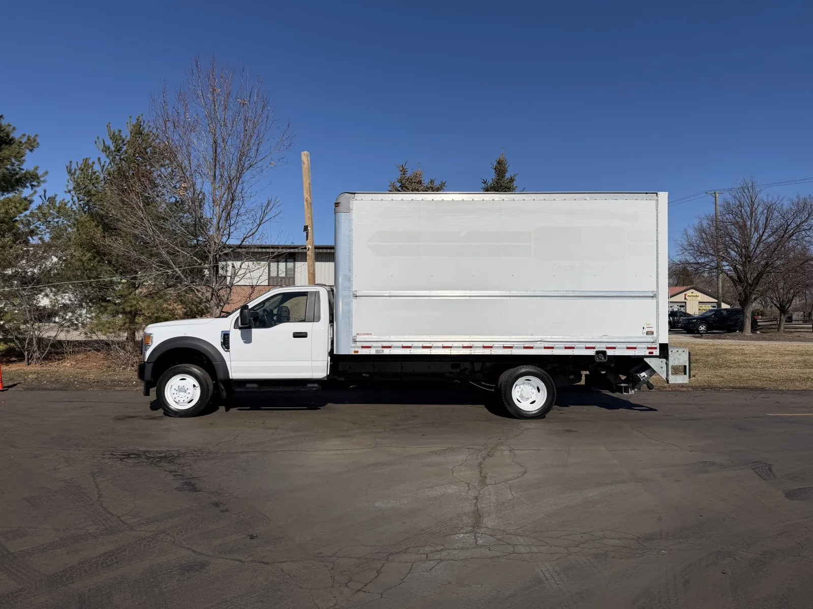 More photos of 2020 Ford F-450 16ft Box Truck with Lift Gate at Signature Truck Center, IL