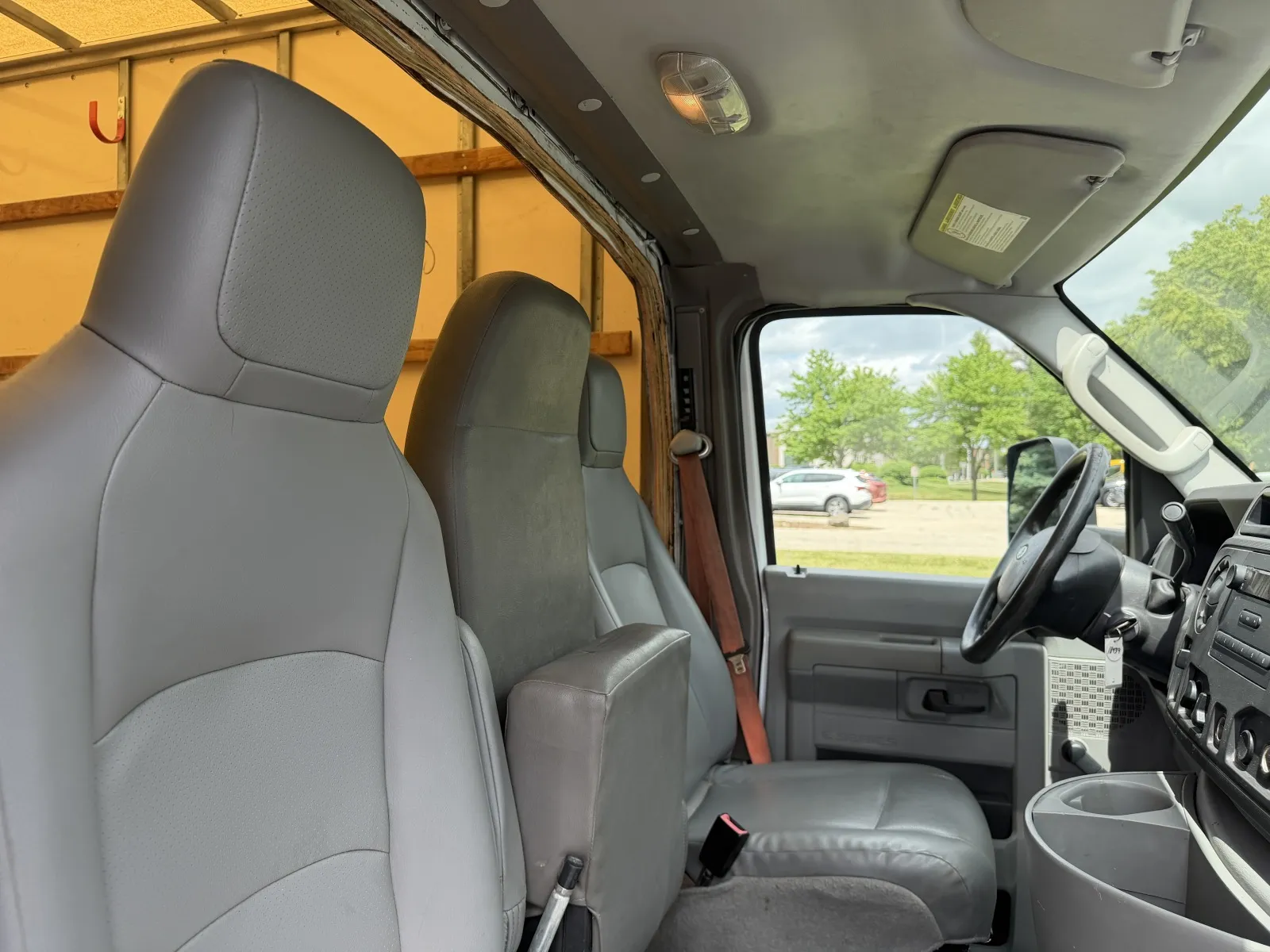 2015 Ford E-Series Cutaway Base - Photo 22