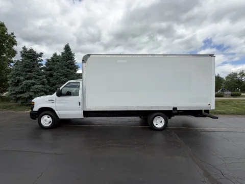 Photos of 2015 Ford E-350 16ft Box Truck for sale in Crystal Lake, IL at Signature Truck Center