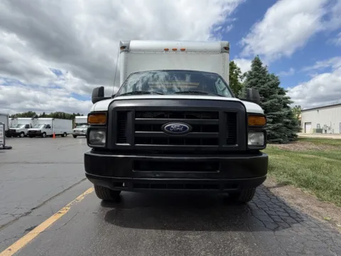 More photos of 2015 Ford E-350 16ft Box Truck at Signature Truck Center, IL