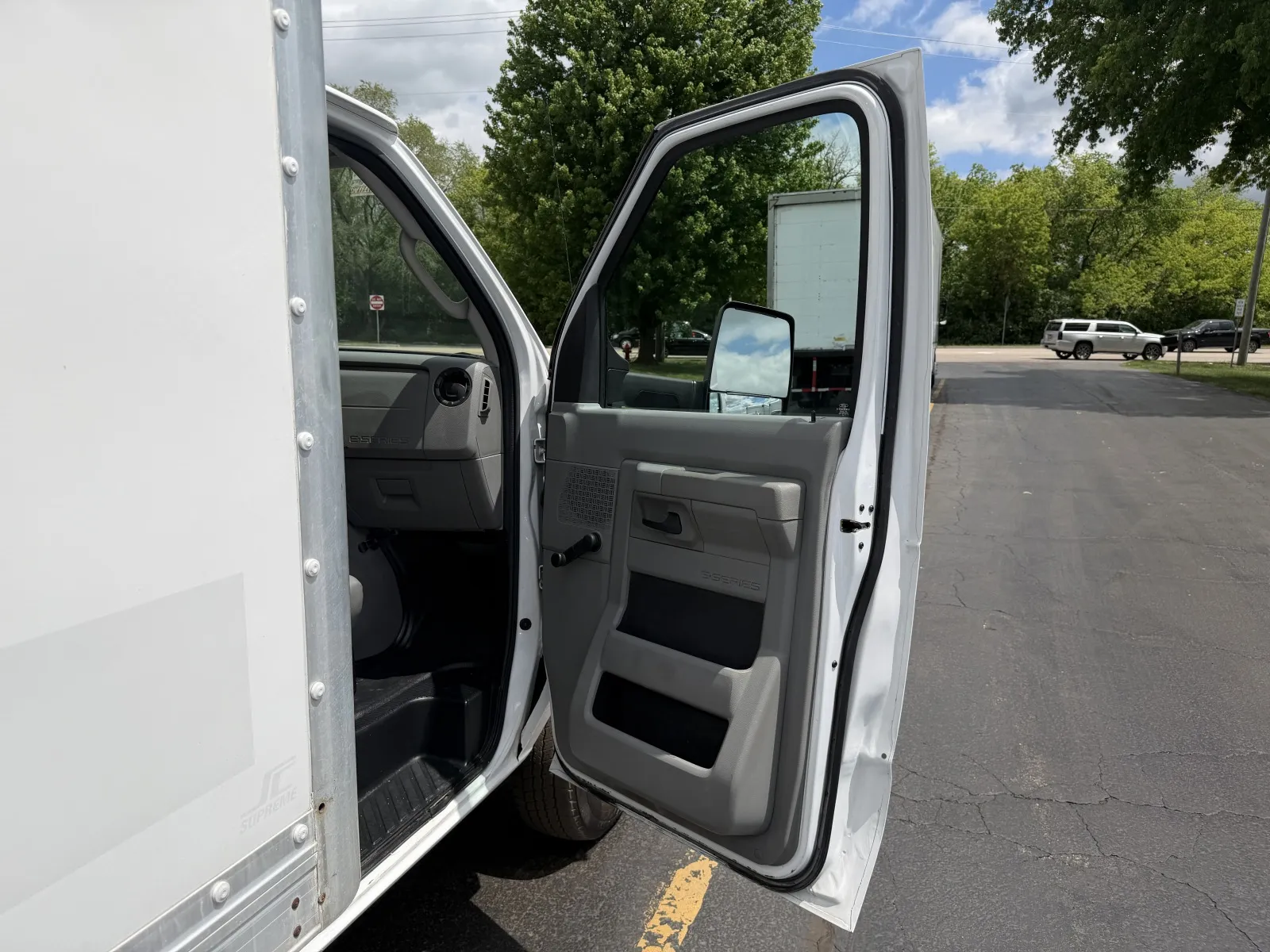 2015 Ford E-Series Cutaway Base - Photo 21