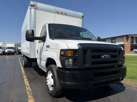 Another view of 2015 Ford E-350 16ft Box Truck for sale in Crystal Lake, IL at Signature Truck Center