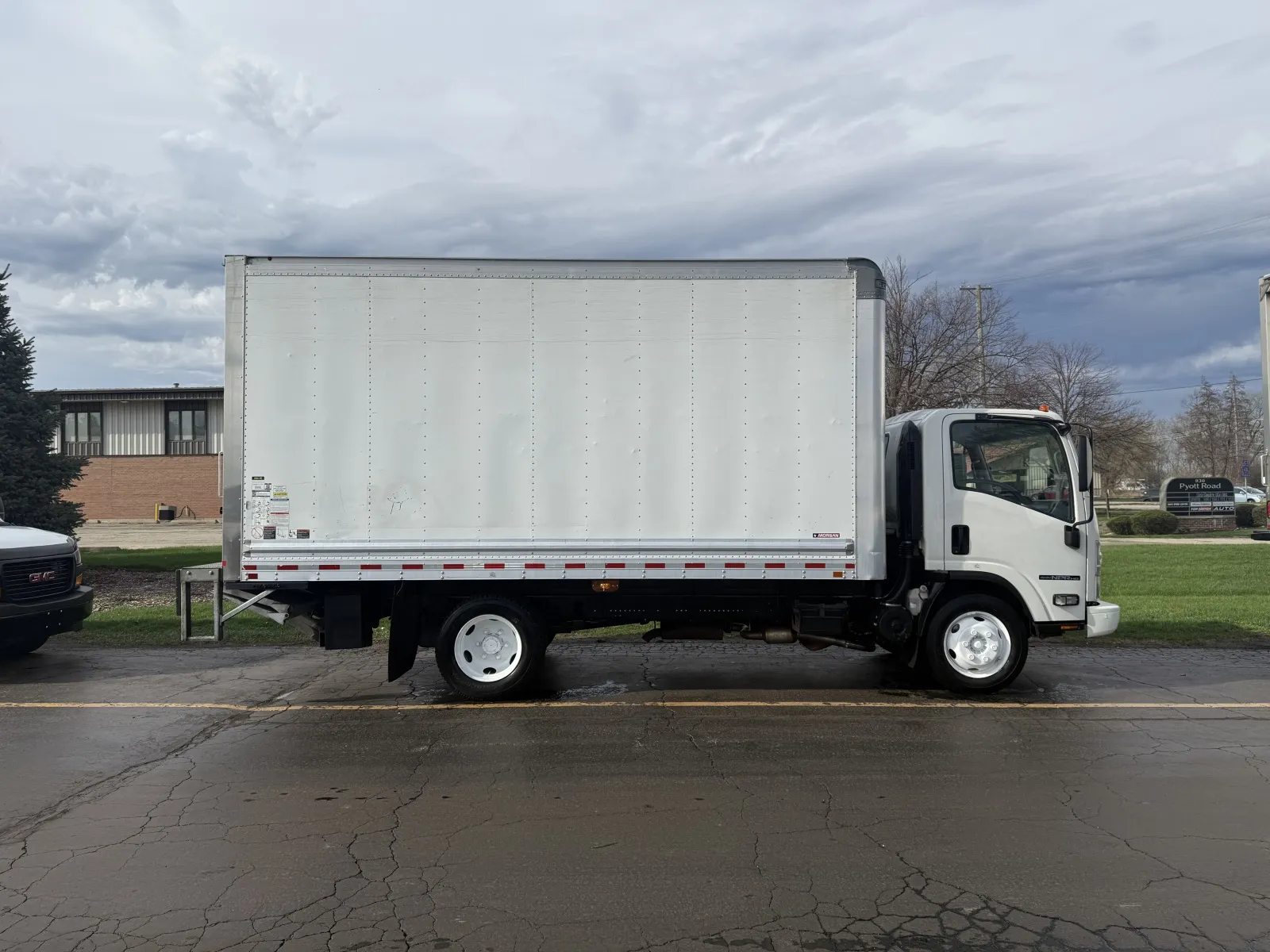 White 2020 Isuzu NPR 16ft Box Truck with Lift Gate for sale in Crystal Lake, IL