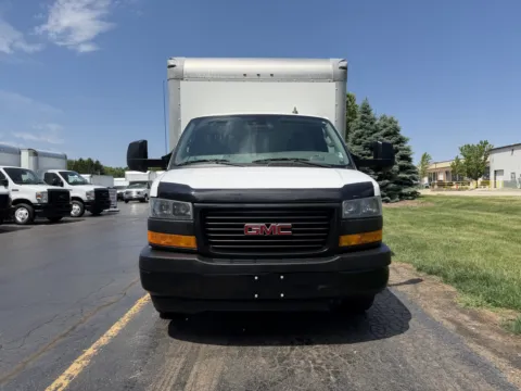 More photos of 2021 GMC 3500 16ft Box Truck at Signature Truck Center, IL