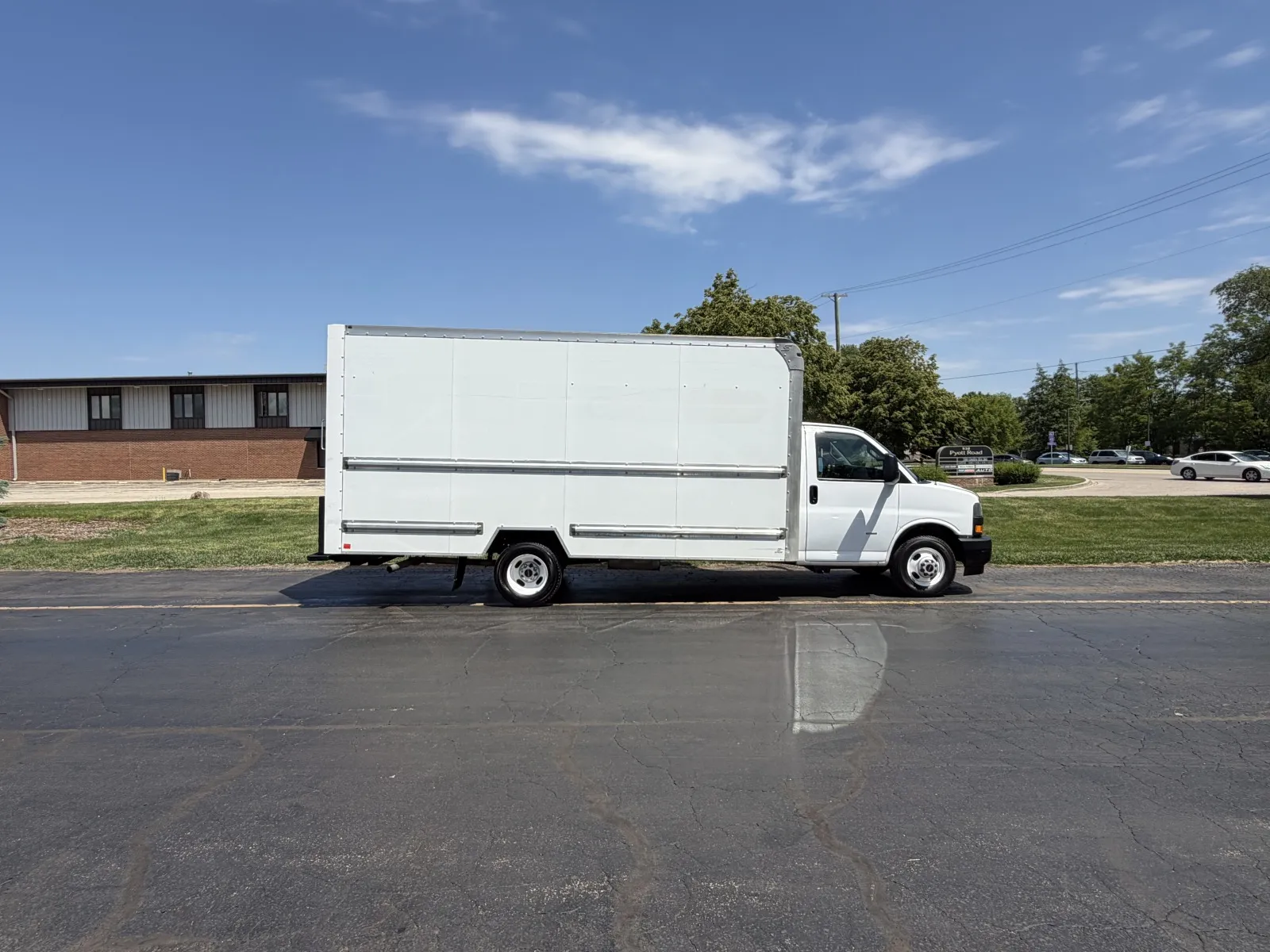 2021 GMC Savana 3500 177" WB's photo