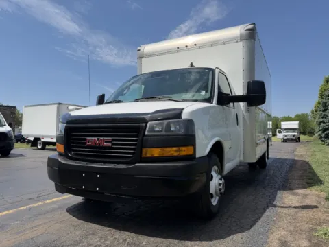 More photos of 2021 GMC 3500 16ft Box Truck at Signature Truck Center, IL