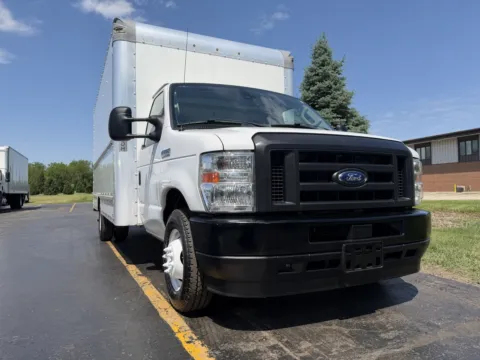 Another view of 2022 Ford E-350 16ft Box Truck for sale in Crystal Lake, IL at Signature Truck Center