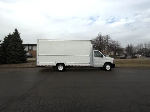 White 2022 Ford E-350 16ft Box Truck for sale in Crystal Lake, IL
