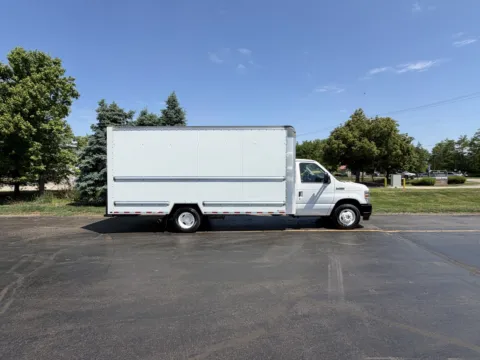 White 2022 Ford E-350 16ft Box Truck for sale in Crystal Lake, IL