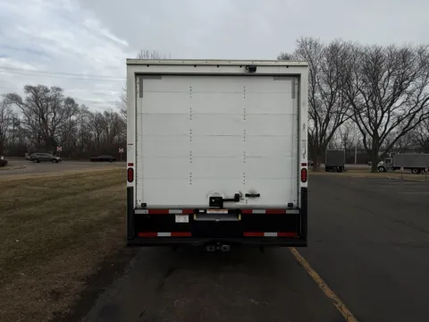 More photos of 2022 Ford E-350 16ft Box Truck at Signature Truck Center, IL