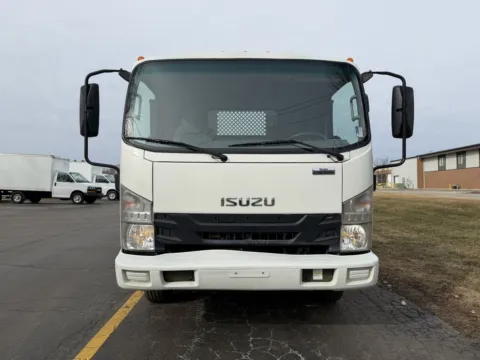 More photos of 2020 Isuzu NPR HD 18ft Flatbed at Signature Truck Center, IL