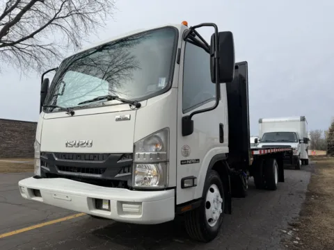 More photos of 2020 Isuzu NPR HD 18ft Flatbed at Signature Truck Center, IL