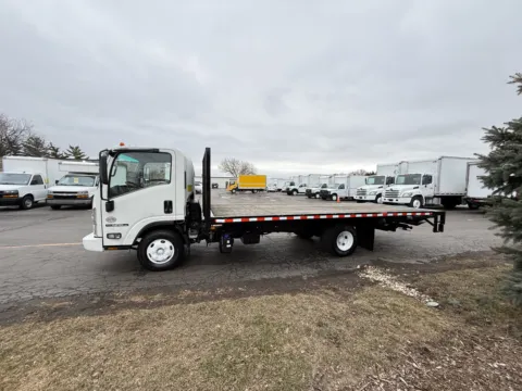 More photos of 2020 Isuzu NPR HD 18ft Flatbed at Signature Truck Center, IL