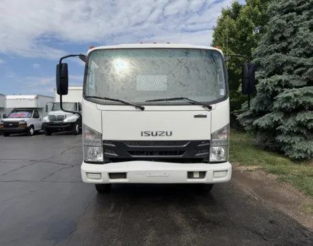 More photos of 2020 Isuzu NPR HD 18ft Flatbed with Lift Gate at Signature Truck Center, IL