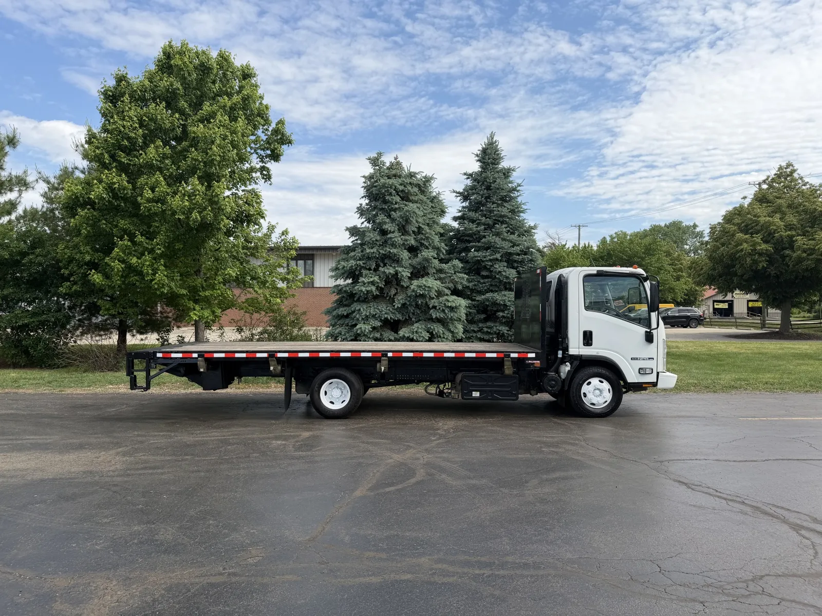 2020 Isuzu NPR-HD's photo
