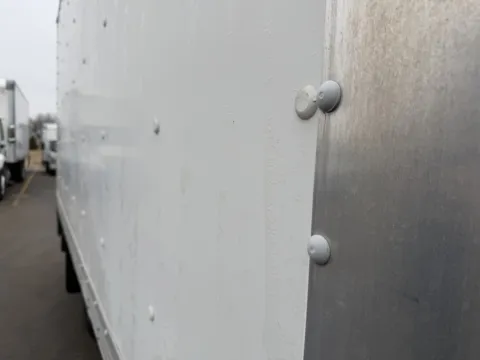 More photos of 2019 Isuzu NPR 16ft Box Truck with Lift Gate at Signature Truck Center, IL