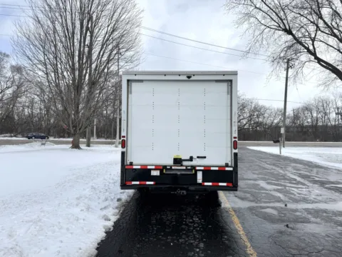 More photos of 2022 GMC 3500 16ft Box Truck at Signature Truck Center, IL
