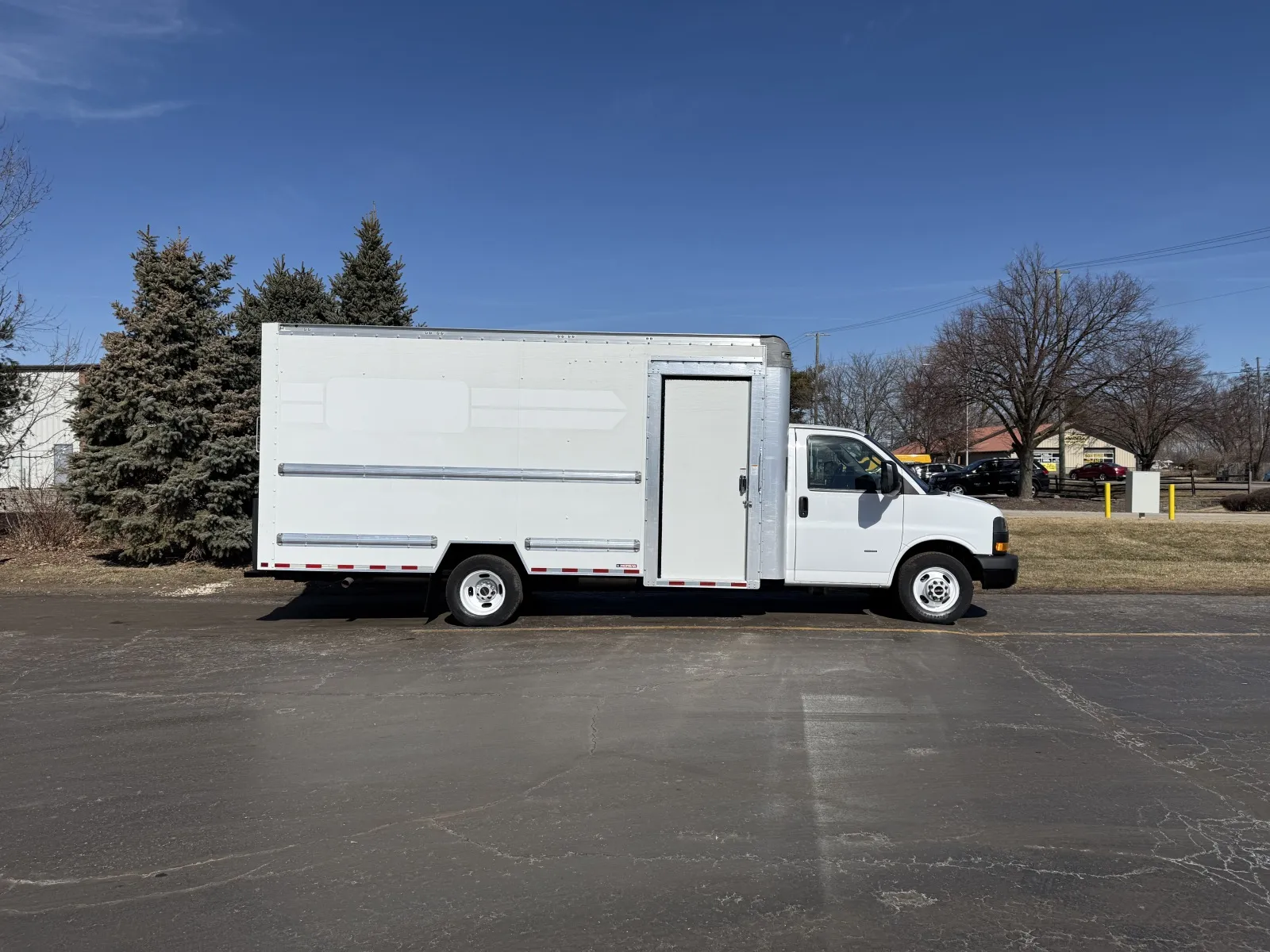 White 2022 GMC 3500 16ft Box Truck for sale in Crystal Lake, IL