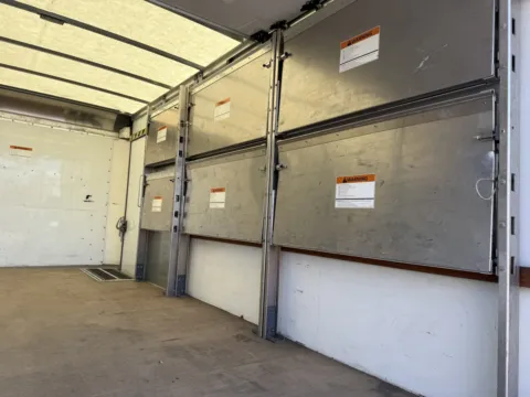 More photos of 2022 GMC 3500 16ft Box Truck at Signature Truck Center, IL