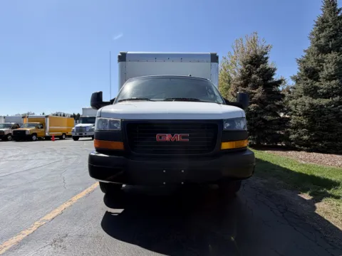 More photos of 2022 GMC 3500 16ft Box Truck at Signature Truck Center, IL