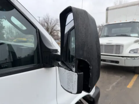 More photos of 2018 Chevrolet 4500 14ft Box Truck at Signature Truck Center, IL