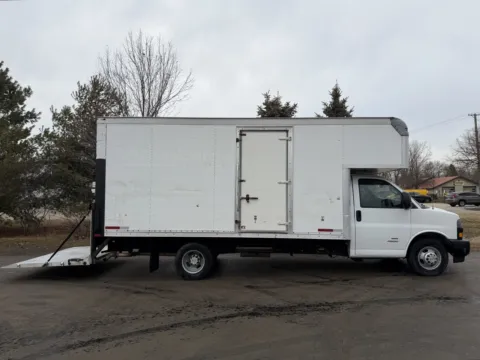 White 2018 Chevrolet 4500 14ft Box Truck for sale in Crystal Lake, IL