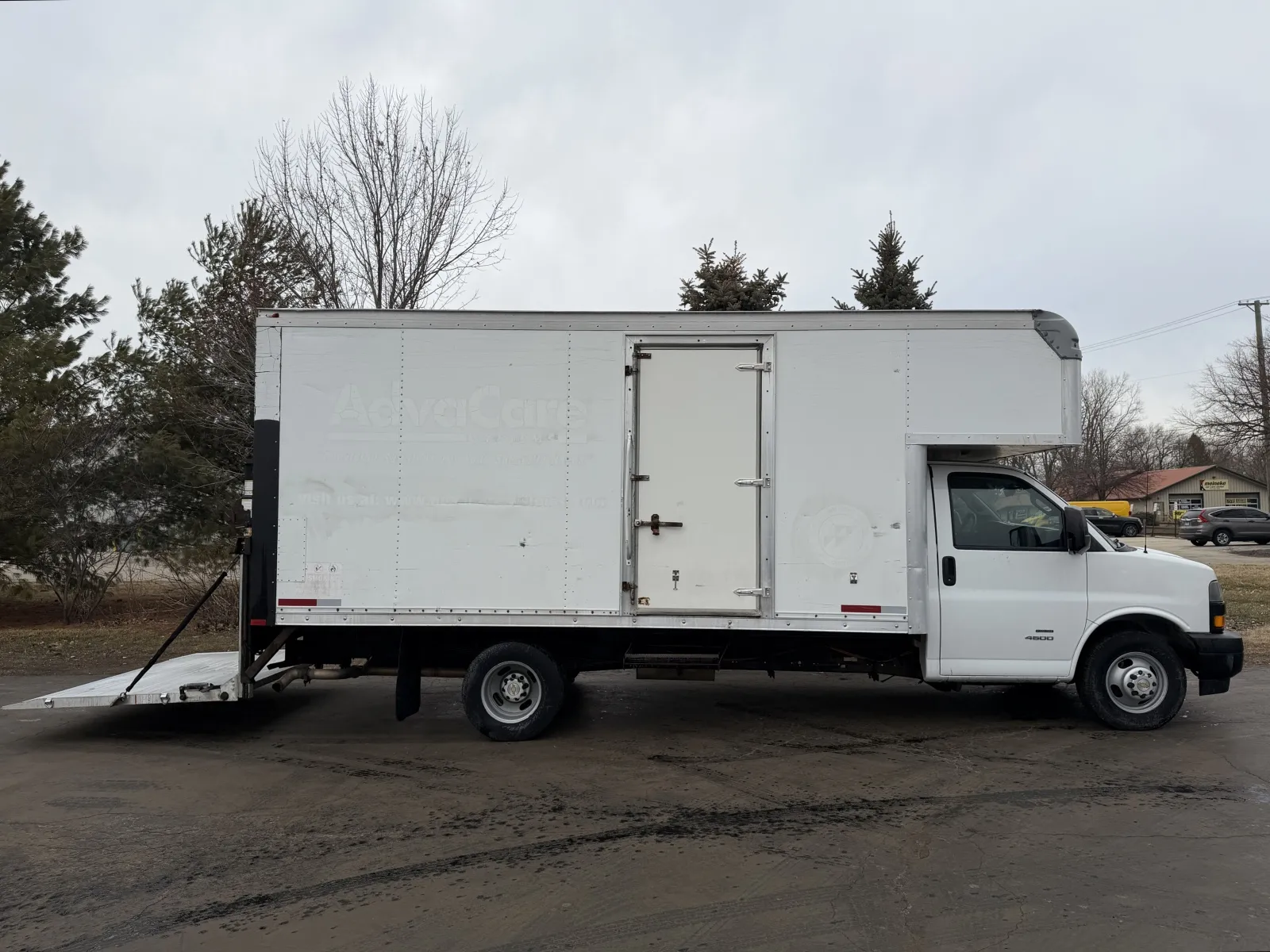 White 2018 Chevrolet 4500 14ft Box Truck for sale in Crystal Lake, IL