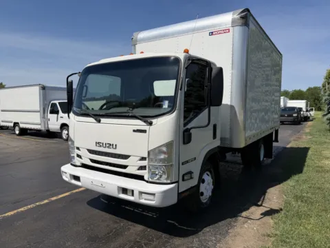 More photos of 2020 Isuzu NPR 14ft Box Truck with Loading Ramp at Signature Truck Center, IL