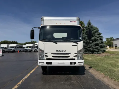 More photos of 2020 Isuzu NPR 14ft Box Truck with Loading Ramp at Signature Truck Center, IL