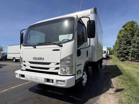 More photos of 2020 Isuzu NPR 14ft Box Truck with Loading Ramp at Signature Truck Center, IL