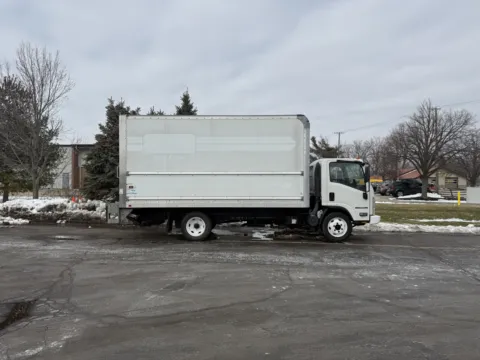 White 2018 Isuzu NPR 16ft Box Truck with Lift Gate for sale in Crystal Lake, IL