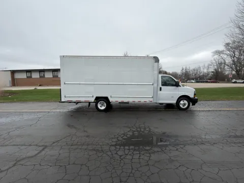 White 2021 GMC 3500 16ft Box Truck for sale in Crystal Lake, IL