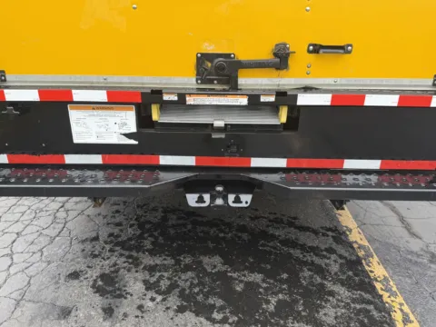 More photos of 2022 Ford E-350 16ft Box Truck at Signature Truck Center, IL