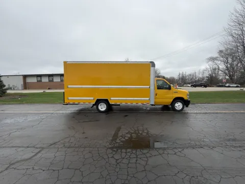 Yellow 2022 Ford E-350 16ft Box Truck for sale in Crystal Lake, IL