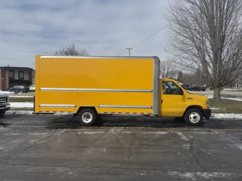 Yellow 2022 Ford E-350 16ft Box Truck for sale in Crystal Lake, IL
