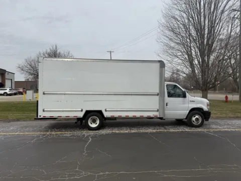 White 2022 Ford E-350 16ft Box Truck for sale in Crystal Lake, IL