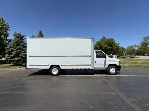 White 2022 Ford E-350 16ft Box Truck for sale in Crystal Lake, IL