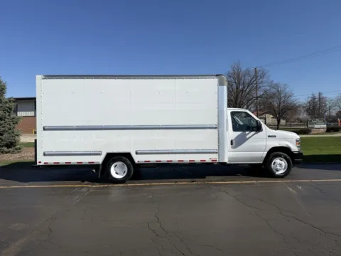 White 2022 Ford E-350 16ft Box Truck for sale in Crystal Lake, IL
