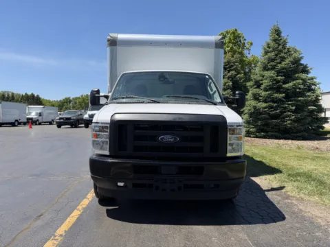 More photos of 2022 Ford E-350 16ft Box Truck at Signature Truck Center, IL