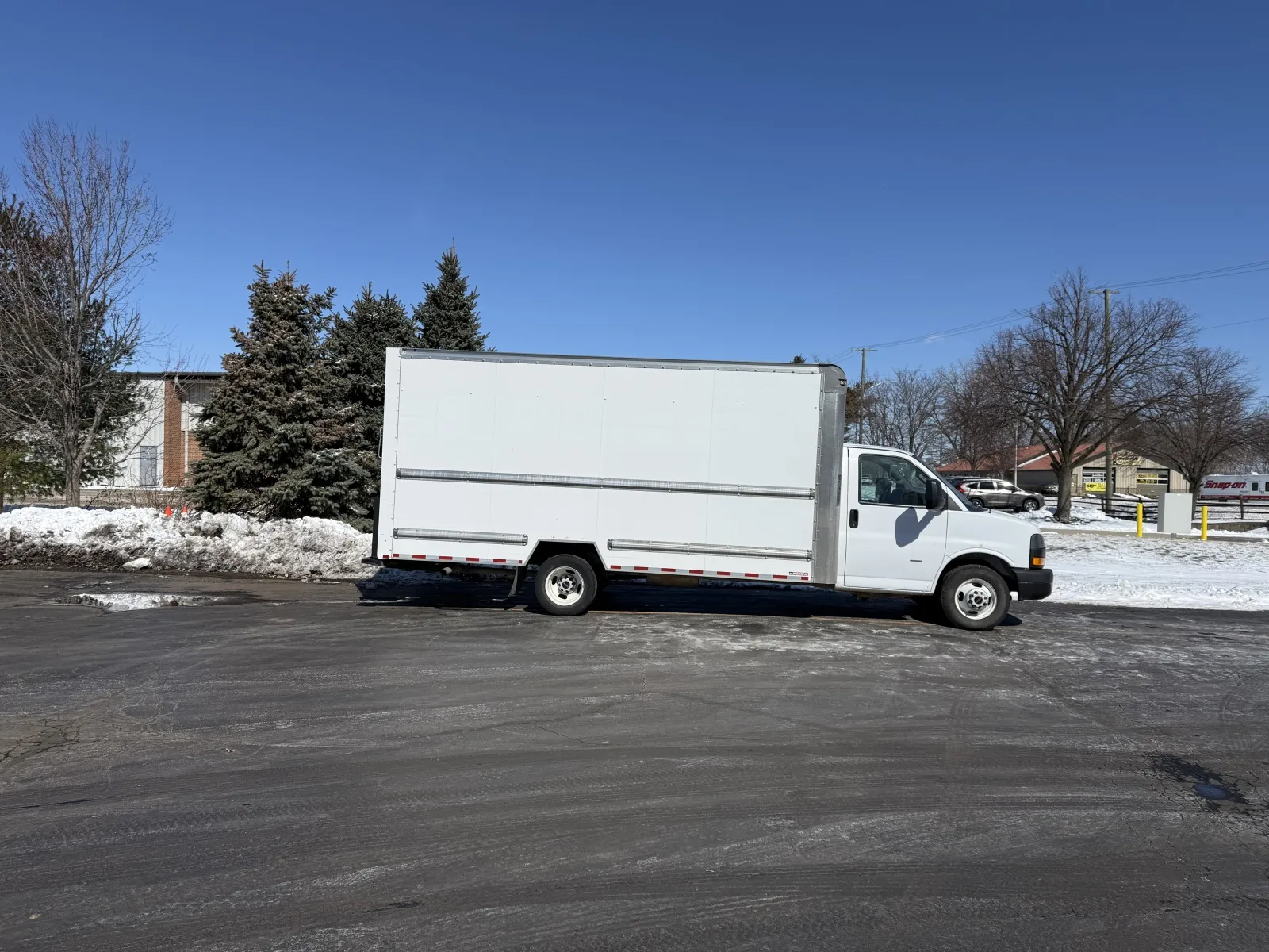 White 2021 GMC 3500 16ft Box Truck for sale in Crystal Lake, IL