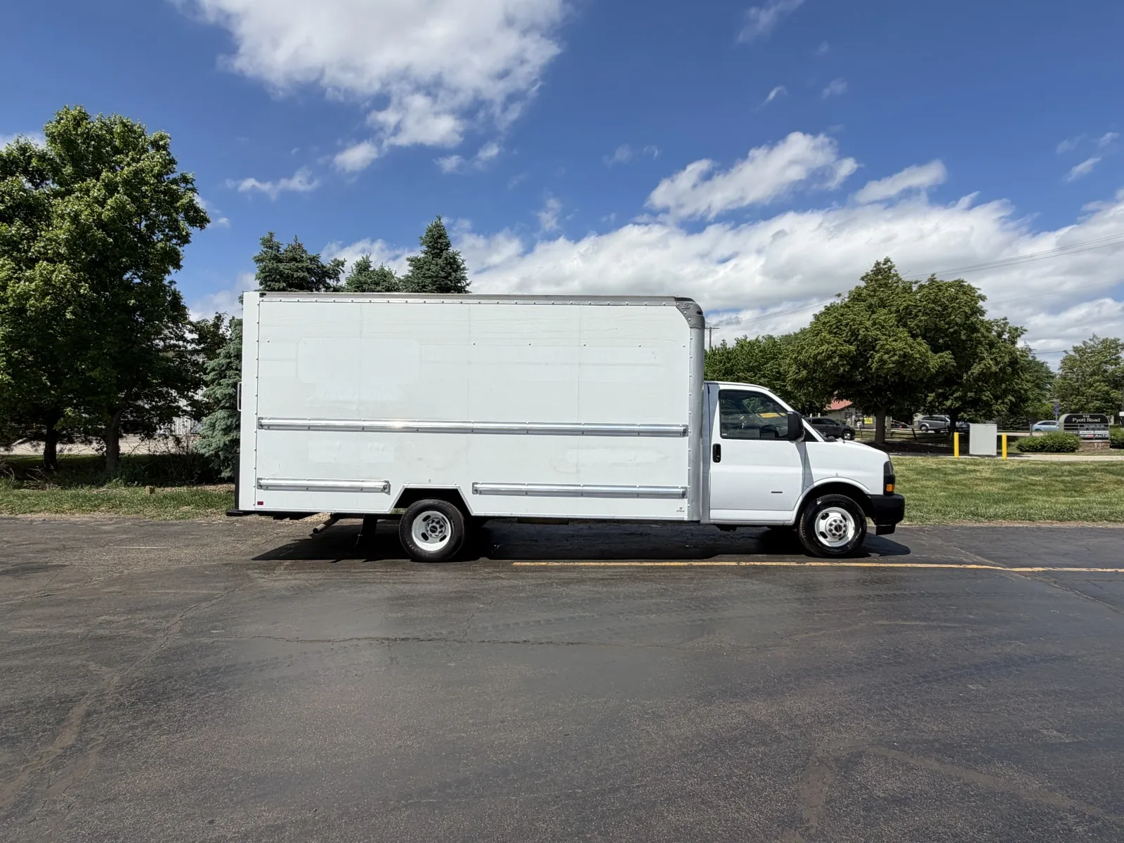 2021 GMC Savana 3500 177" WB's photo