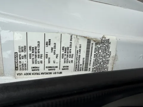 More photos of 2022 Ford E-350 16ft Box Truck at Signature Truck Center, IL