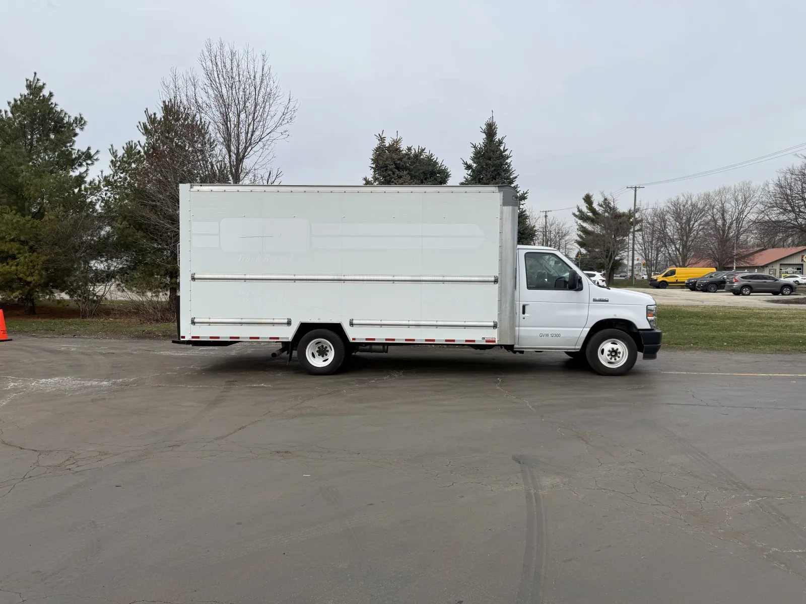 2022 Ford E-350 16ft Box Truck