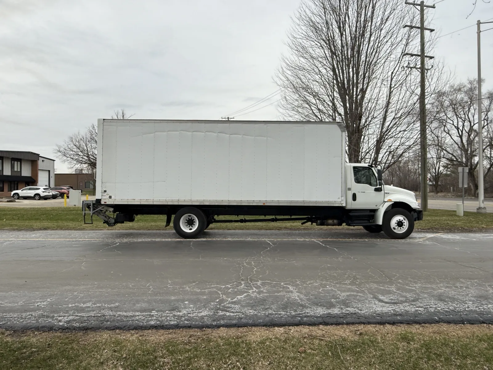 White 2020 International MV607 26ft Box Truck with Lift Gate for sale in Crystal Lake, IL