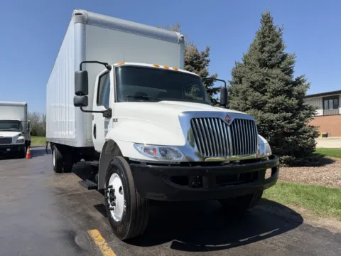 Another view of 2020 International MV607 26ft CDL Box Truck with Lift Gate for sale in Crystal Lake, IL at Signature Truck Center