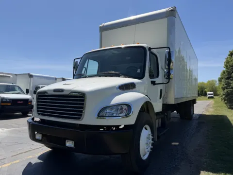 More photos of 2019 Freightliner M2 26ft Box Truck at Signature Truck Center, IL