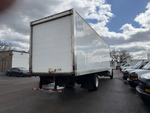 More photos of 2019 Freightliner M2 26ft Box Truck at Signature Truck Center, IL