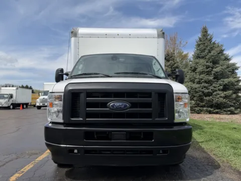 More photos of 2022 Ford E-350 16ft Box Truck at Signature Truck Center, IL