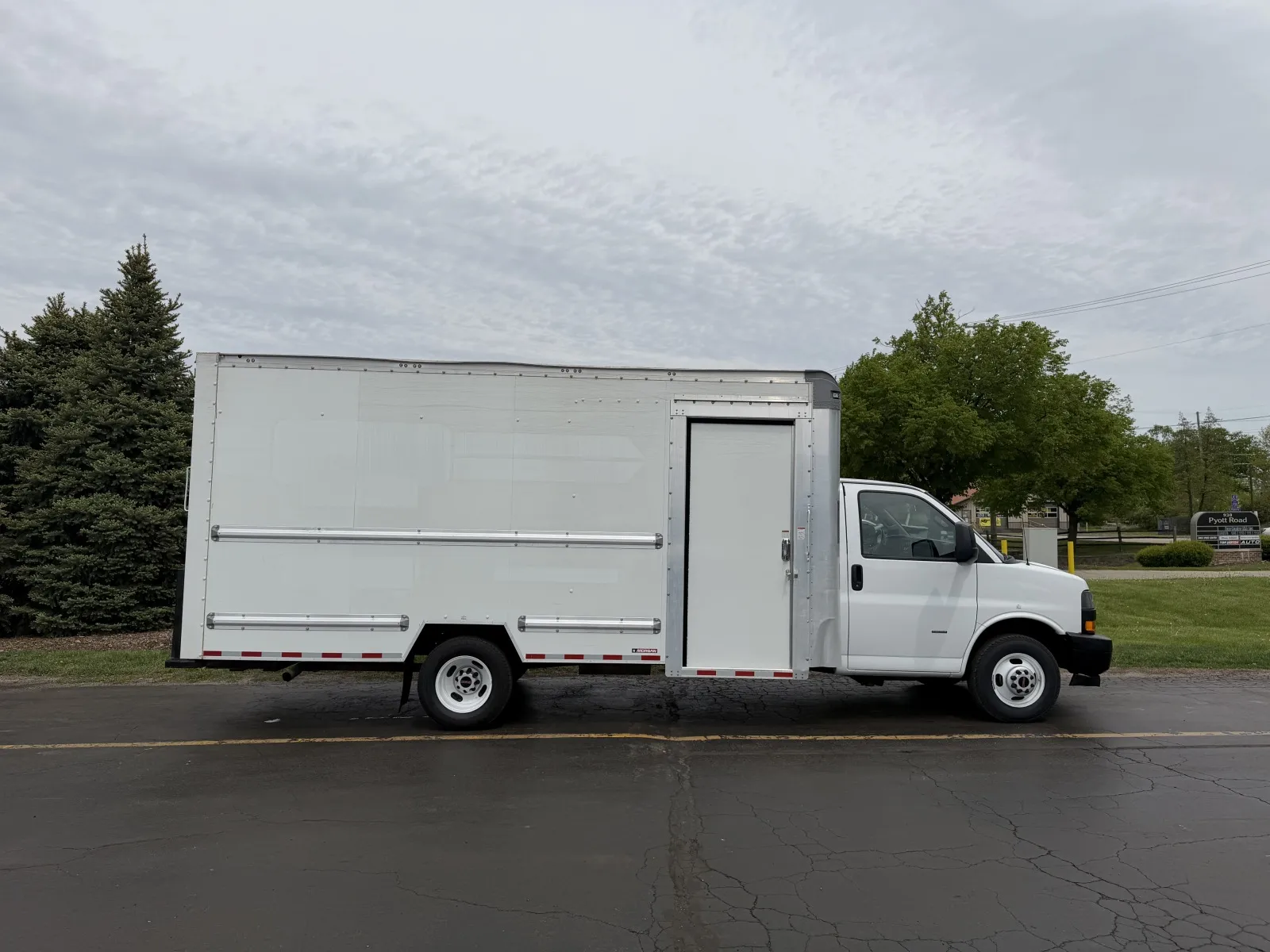 White 2022 GMC 3500 16ft Box Truck with Shelves and Side Door for sale in Crystal Lake, IL