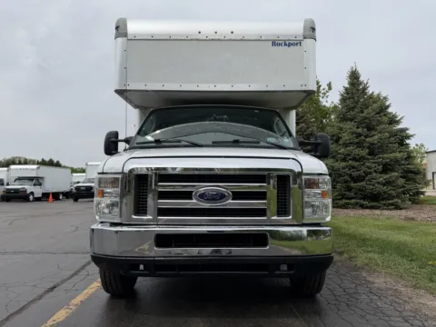 More photos of 2019 Ford E-450 16ft Attic Truck with Lift Gate and Side Door at Signature Truck Center, IL